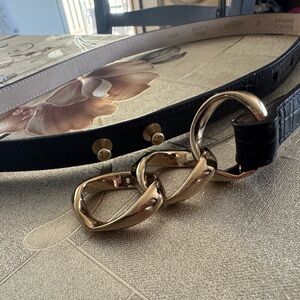 nWT Talbots crocodile embossed, leather belt, medium